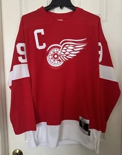 Mitchell & Ness Men’s Medium Gordie Howe Mr. Hockey Detroit Red Wings Jersey NEW
