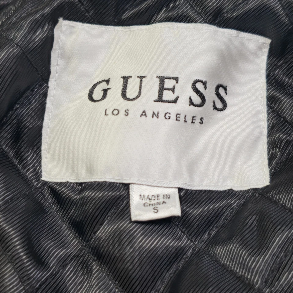 Chaqueta bomber Guess para mujer de lentejuelas negra y dorada rosa talla pequeña Foto 4 de 4