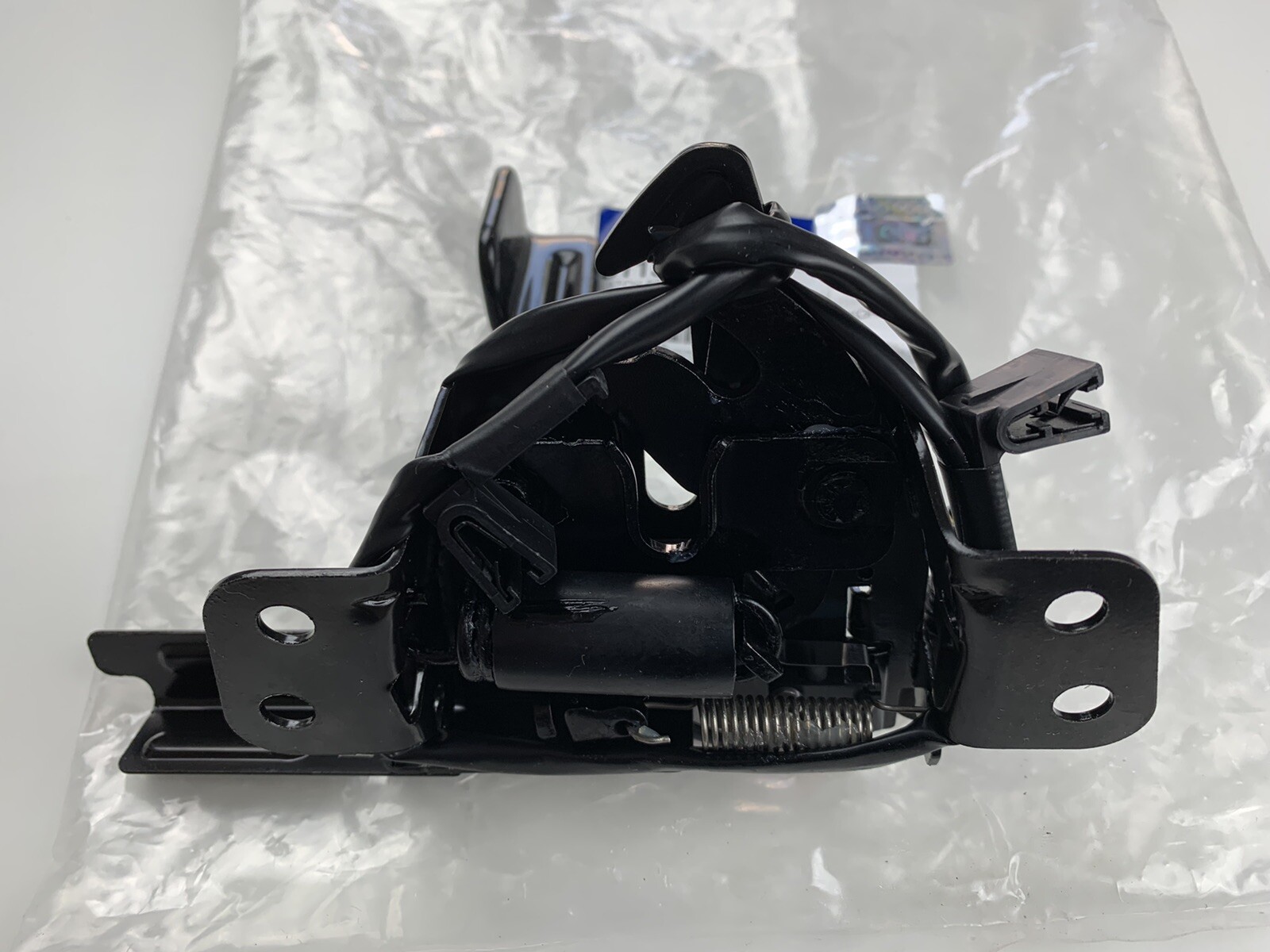 Original Hyundai Hood Latch Elantra Sedan 20192020 Hood Lock Assembly