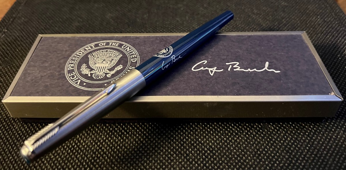 George HW Bush Vice President Bill Signing Style Pen - White