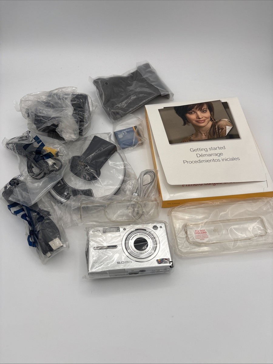 Kodak EasyShare V550 5.0 MP Digital Camera - Midnight black for