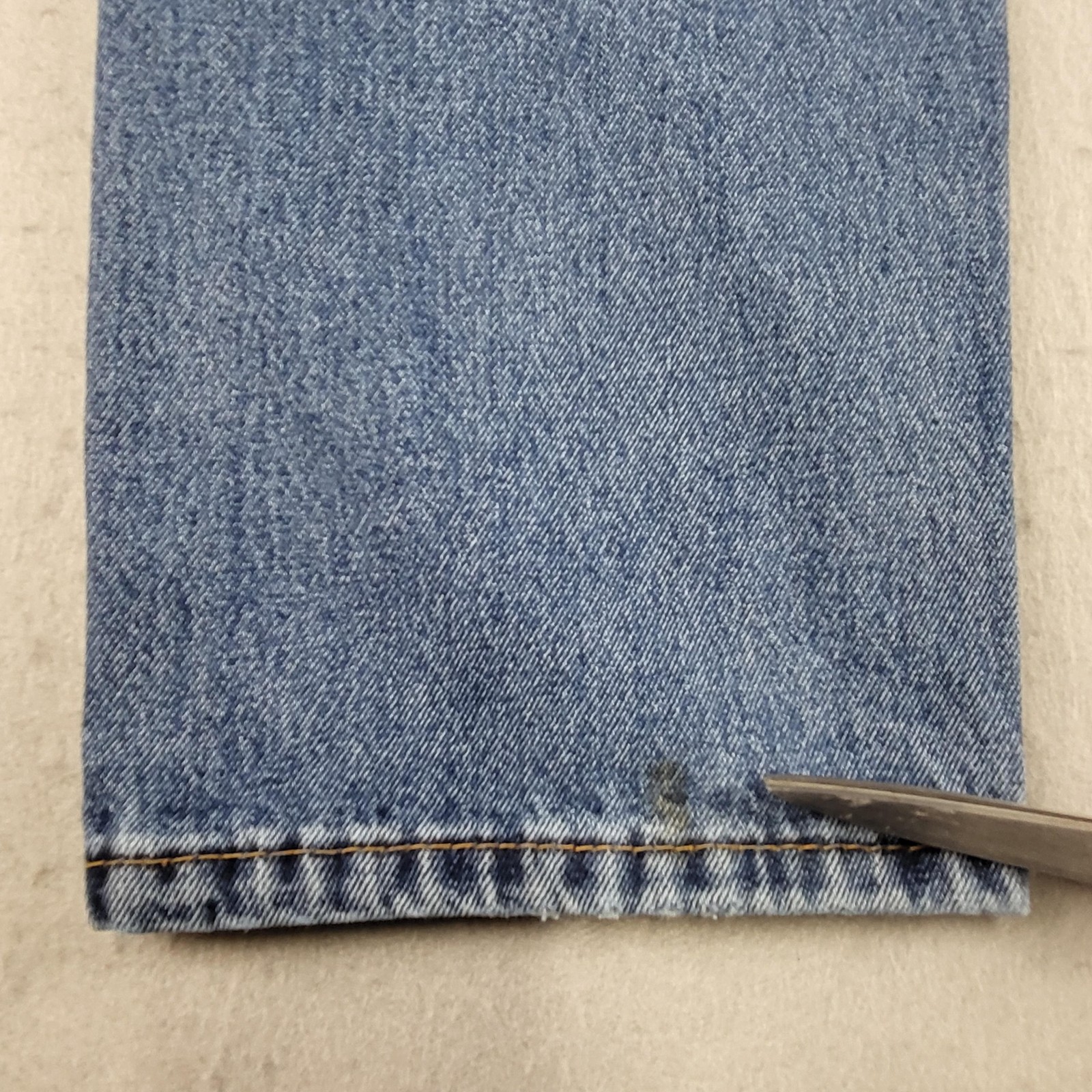 Levis 550 Jeans Mens 34x33 Blue Medium Wash Relaxed Taper Denim Tag 34x34 thumbnail 17