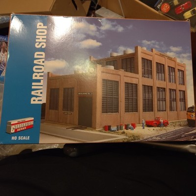Walthers Cornerstone 933-2970 Railroad Shop Kit HO Scale 2008 BESCHREIBUNG LESEN