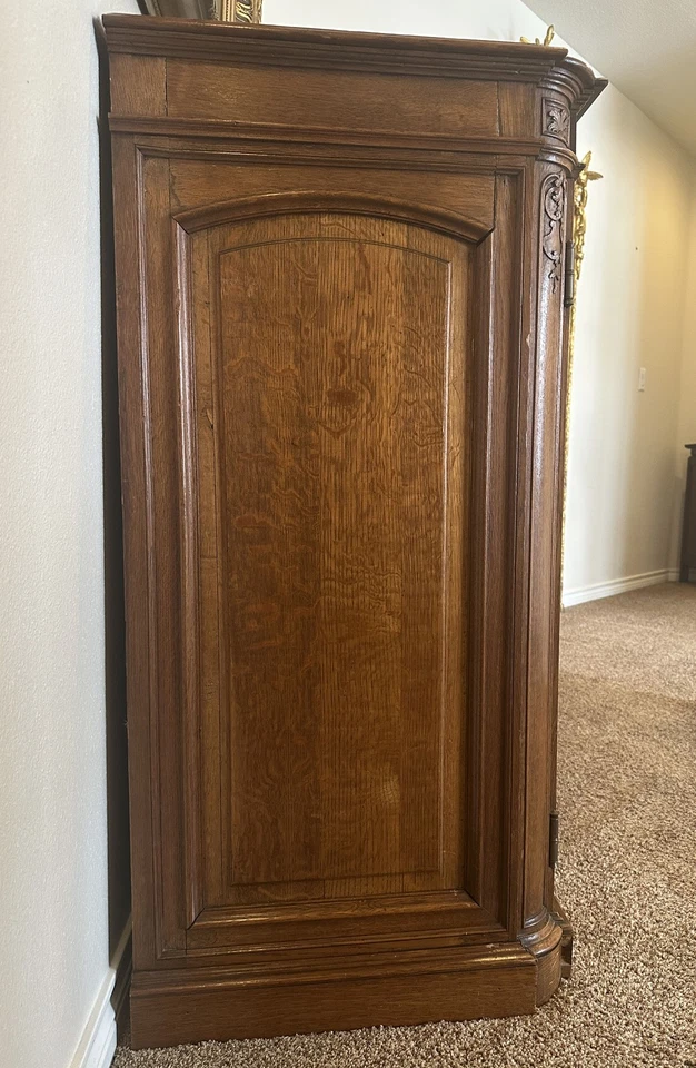Antiguo armario de almacenamiento francés estilo Luis XVI en madera de roble 44" de alto Foto 3 de 4