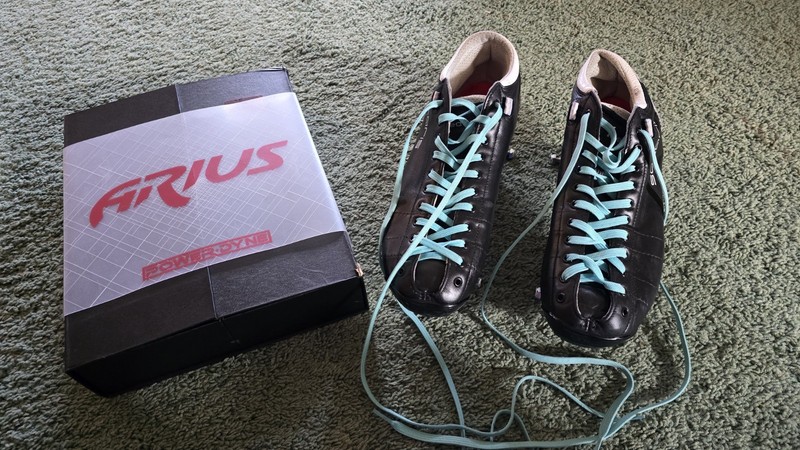 Riedell Solaris Boot, Size 12, PowerDyne Arius Platinum Plate, with Extras!