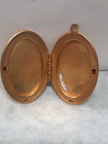 VINTAGE ~ FANCY ~ ENGRAVED OVAL ART DECO ~ 1/20 10K GOLD FILLED LOCKETT (j) - Picture 3 of 4