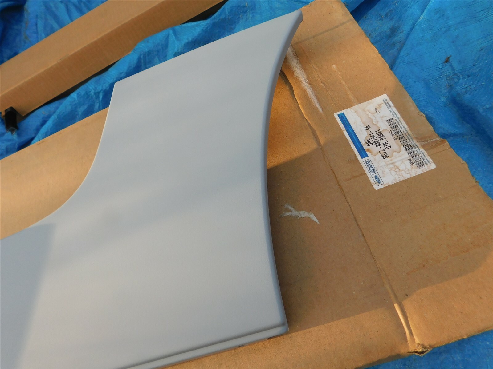 NEW 2005 2006 FORD GT REAR BODY SIDE TRIM PANEL - LH DRIVERS SIDE 5G7Z-6327841AA