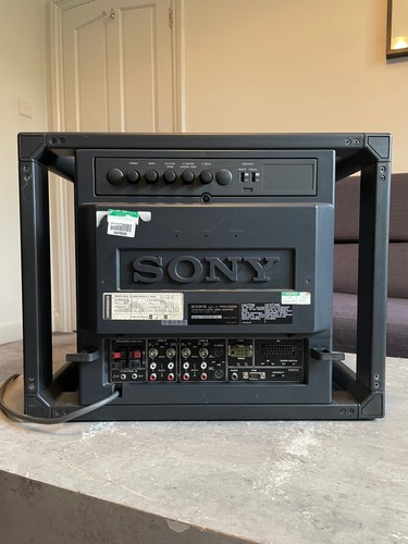 Sony Trinitron PVM-2130QM 21" Retro Gaming CRT Professional Video Monitor 2/2 - Picture 8 of 13