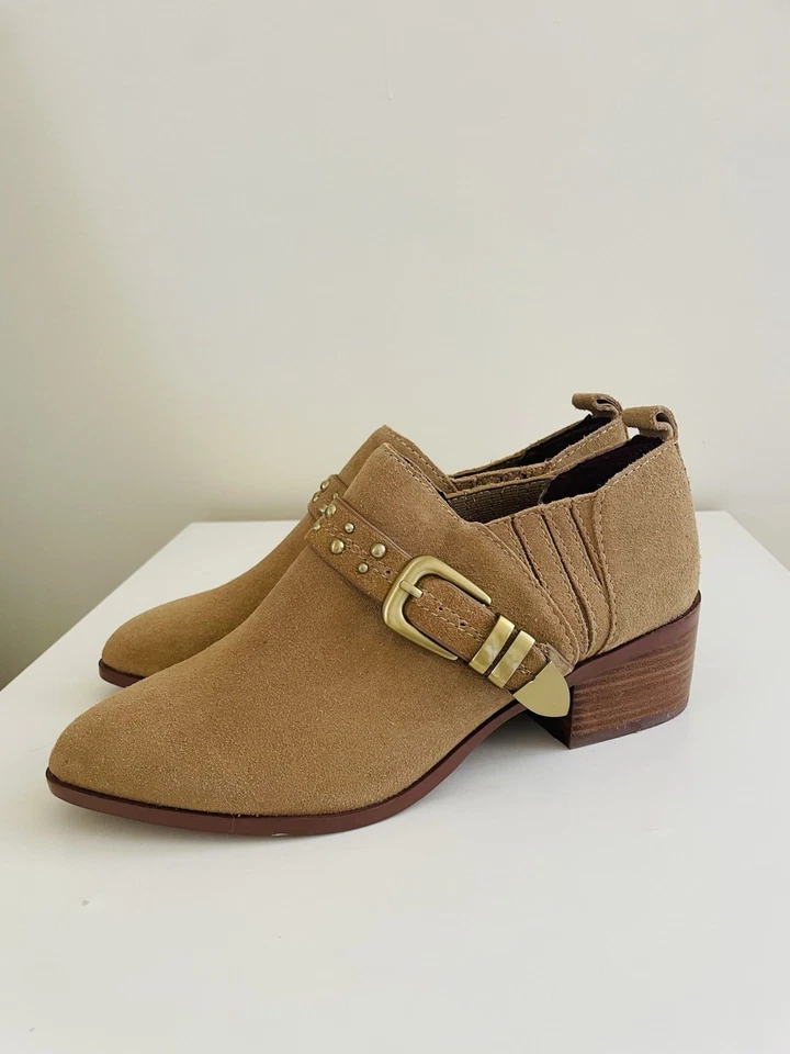 BCBGeneration Women’s Size 7 M Loela Western Shootie Wheat Tan Suede - Image 2 of 4