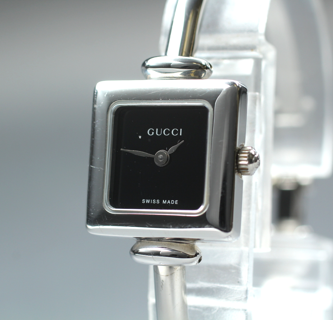 Vintage GUCCI 1900L Black Dial Square Ladies Quartz Watch Near Mint From Japan