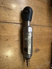 Blue Point At200 Air Ratchet Socket Wrench 14 Pneumatic Tool Free Shipping Blue Point At200 Air Ratchet Socket Wrench 14 Pneumatic Tool Free Shipping