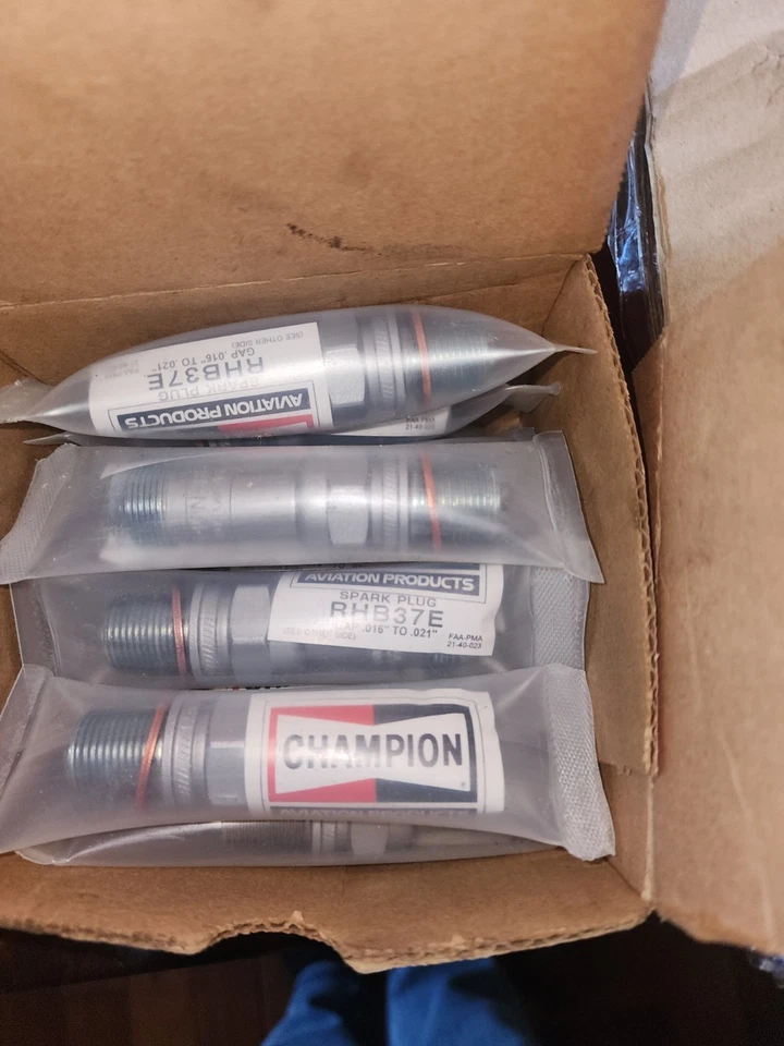 CHAMPION AEROSPACE RHB37E SPARK PLUG PN: RHB37E - Image 4 of 4