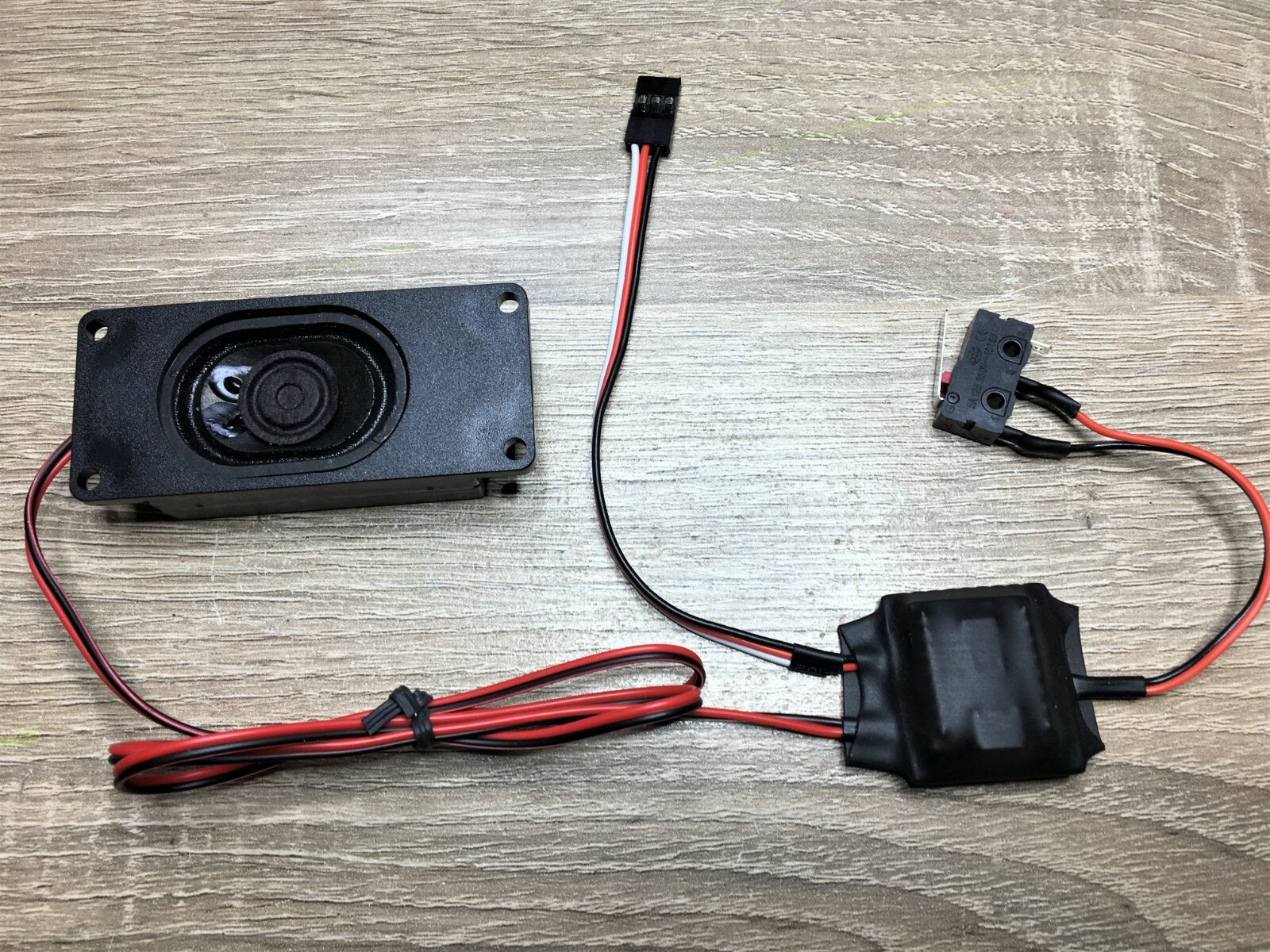 Module sonore de modélisme pour résoudre le manque de réalisme des bateaux RC