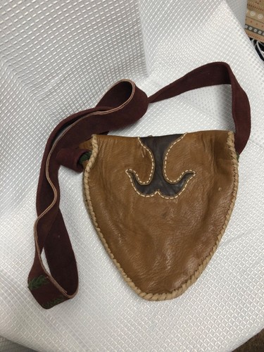 Piccola borsa a tracolla western Boho hippie fatta a mano in pelle, allacciata - Foto 4 di 5