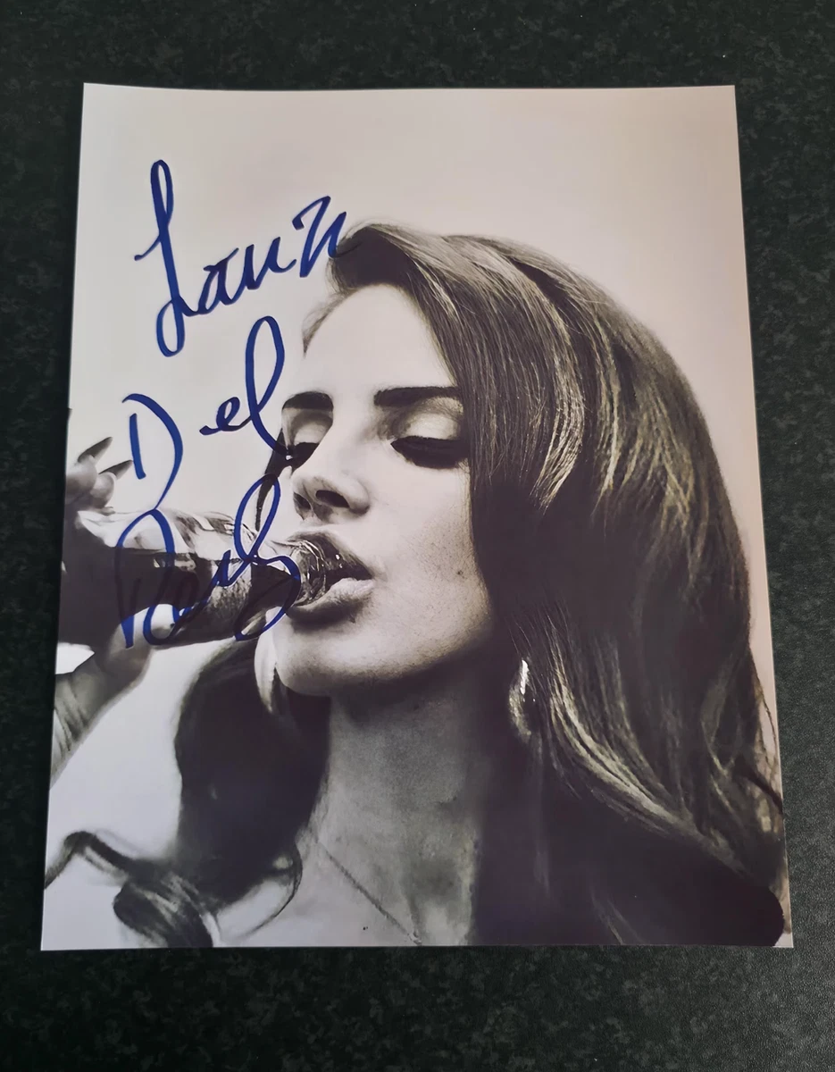 Preços baixos em Lana Del Rey Memorabilia ASSINADA | eBay