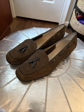 SALVATORE FERRAGAMO BROWN SUEDE LOAFERS size 7 B