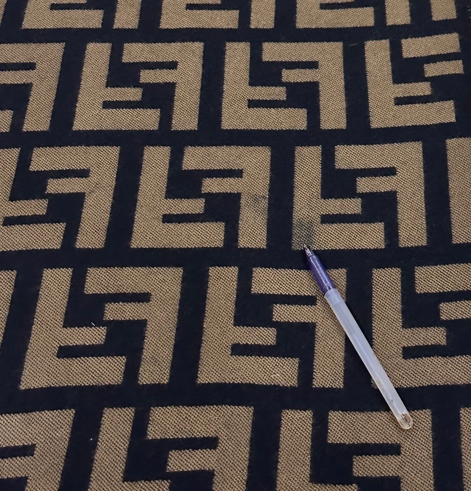 Б/у подлинный Fendi 100% шерсти шарф коричневый и черный - Изображение 2 из 4