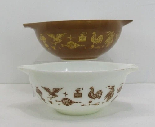 Vintage PYREX Early American Cinderella Handled Nesting Mixing Bowl #444 & #443