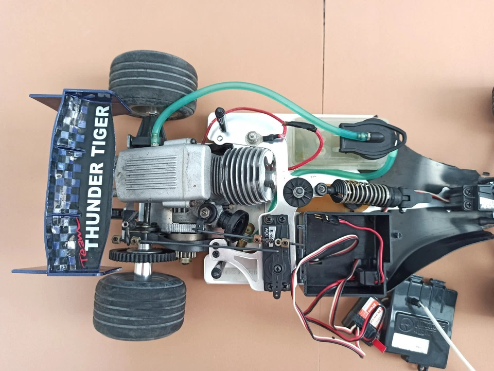 Automodello a scoppio F1 RC 1/8 thunder tiger modellismo dinamico per ricambi - Immagine 3 di 4