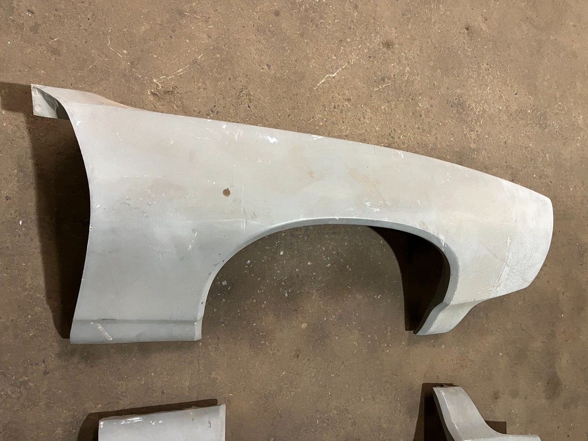 Fender Front Passenger Side FIBERGLASS fits 1968-1969 Pontiac Gto