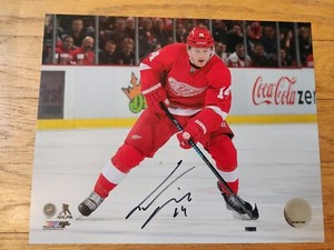 Detroit Red Wings Foundation 8 x 10 Photo Autographed Gustav Nyquist COA