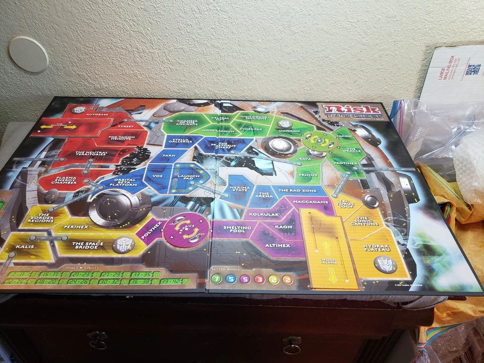 Risk Transformers Cybertron Battle Edition Board Game, Pre-owned, Complete - Image 4 of 4