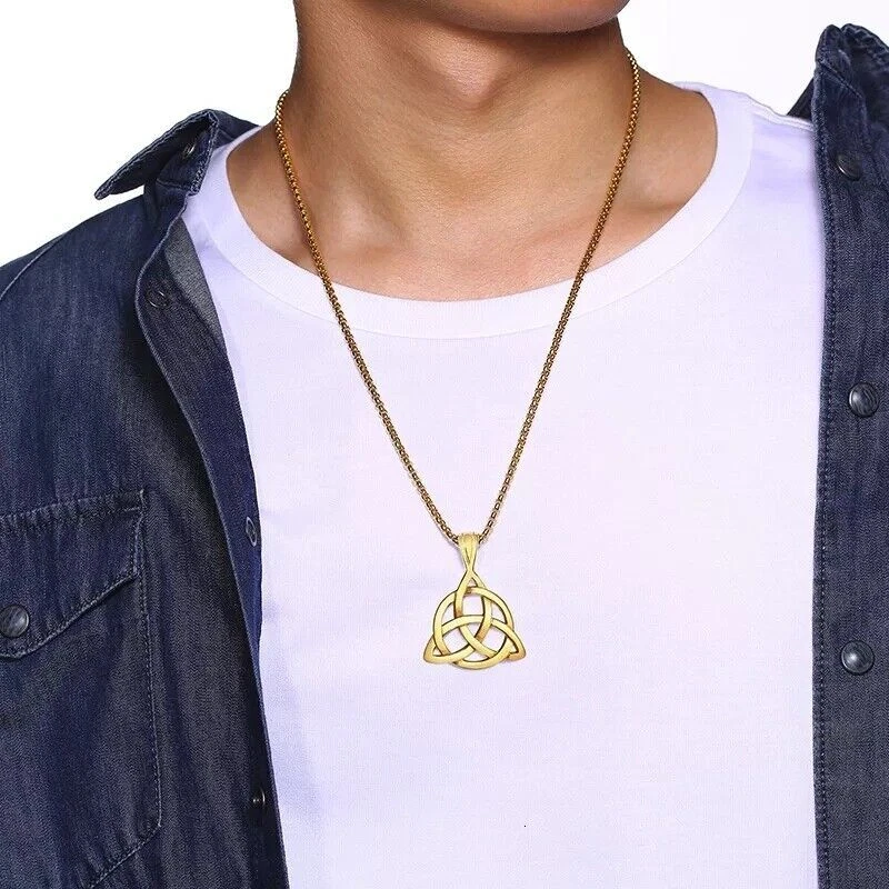 COLLANA LUNGA CIONDOLO TRIQUETRA TRIANGOLO ACCIAIO UOMO VINTAGE PUNK IDEA REGALO - Immagine 4 di 4