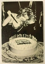 Lavazza Postcard - Women and cake