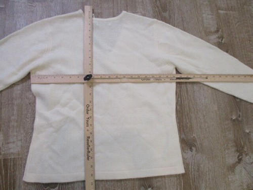 Orvis Women white embroidered embellished christmas Long Sleeve Sweater Angora M - Picture 5 of 7