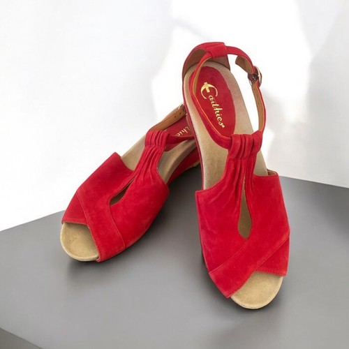 Earthie’s Veria Red Suede Sandals Sz 38 Shoes Wedge Sole Buckle - Picture 2 of 9