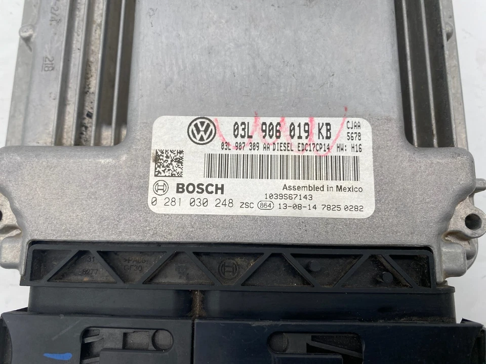 Volkswagen Beetle 2014 motor 2,0 L módulo informático ecu ecm OEM 03L 906 019 KB Foto 2 de 4