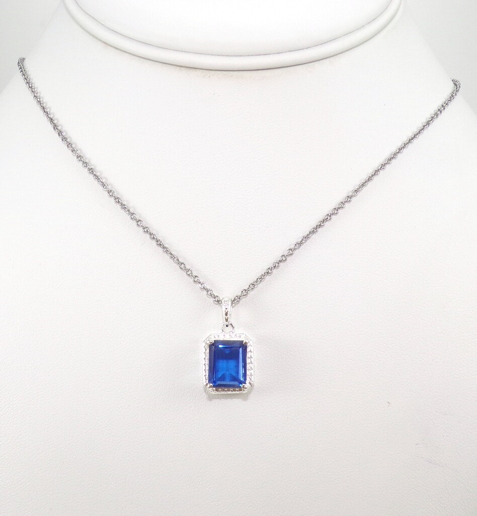 4.9gr Small Sterling Silver Octagon Blue Quartz Pendant Necklace
