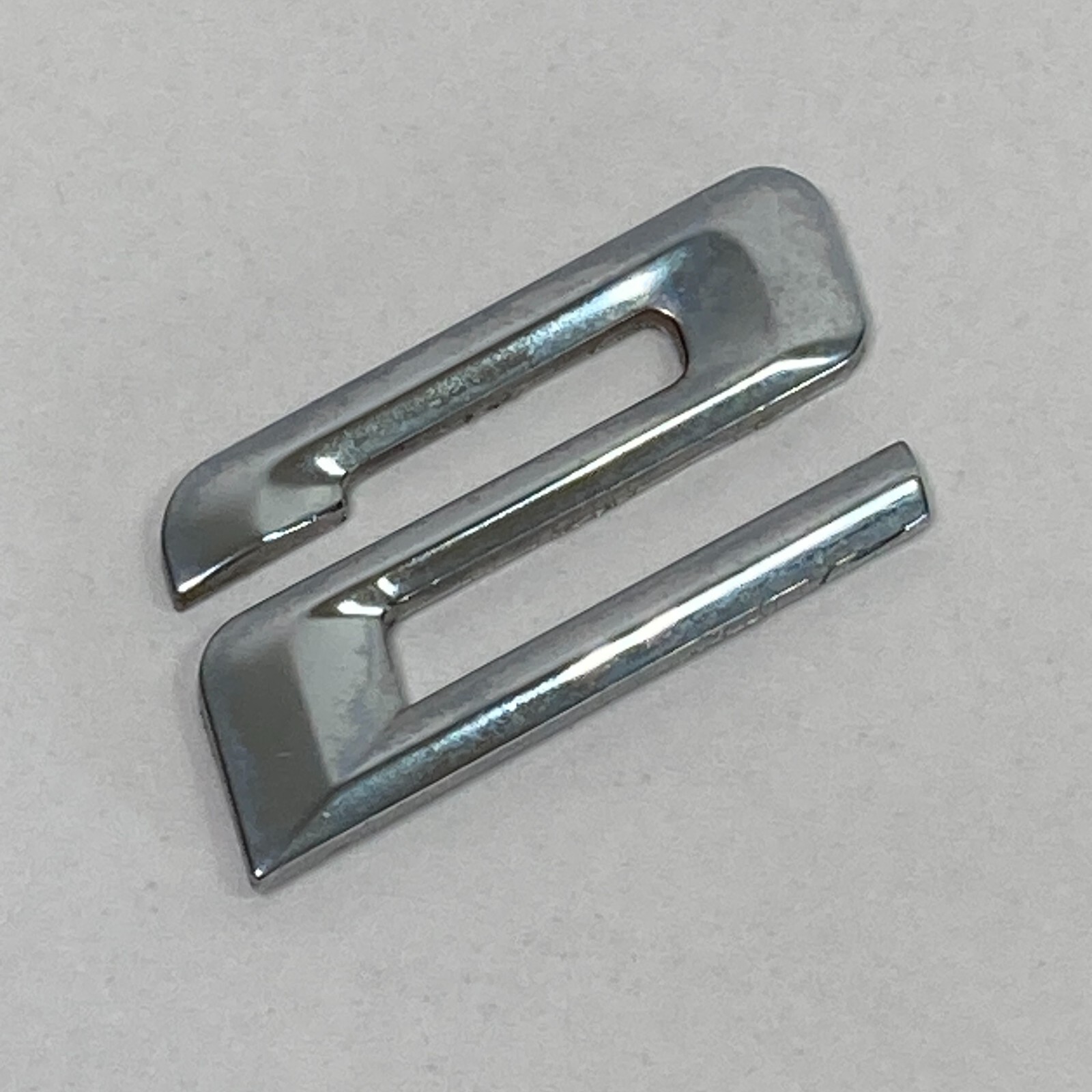 1998-2000 BMW 323i Emblem Logo Badge Number '2' Rear Tailgate Trunk Chrome