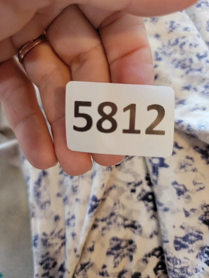 Cabi Top Womens Medium Beige Animal Print Layered Wrap Boho V Neck Stretch Drape Foto 4 de 4