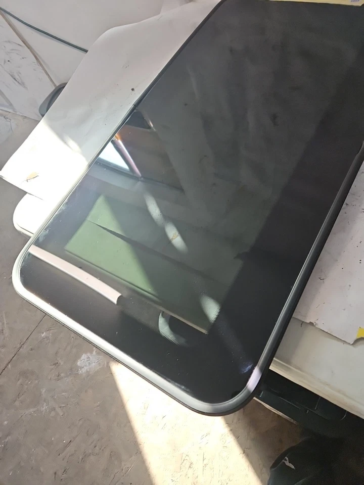 1995 - 2005 FORD EXPLORER Overhead Ceiling Sun Roof Moon Roof Glass OEM - Image 3 of 4