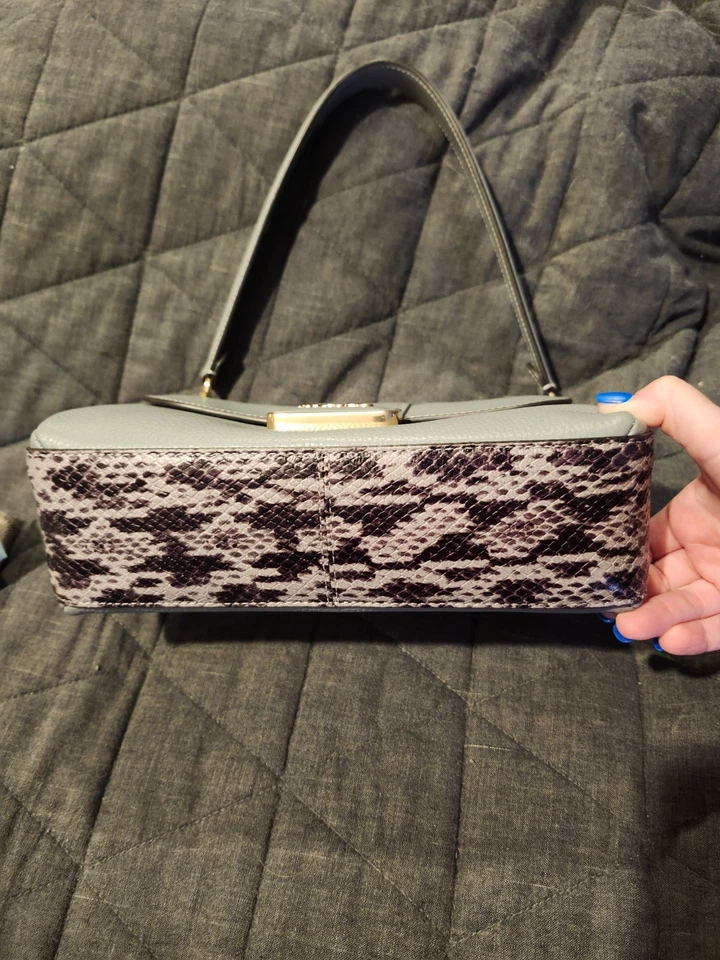 Bolso de mano COACH piel de serpiente, cuero gris paloma/herrajes dorados NUEVO sin etiqueta Foto 2 de 4
