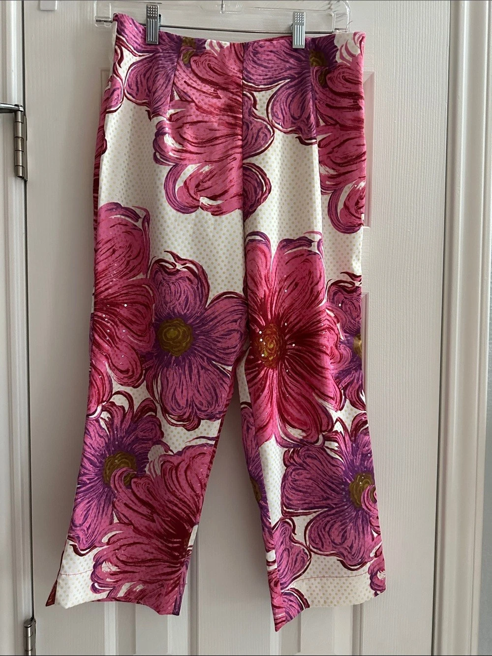 Vintage 90s Floral Sequins Capri Pants Stretch Women’s 10 Boho Artsy Statement
Opens in a new window