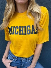 VINTAGE 70s UNIVERSITY OF MICHIGAN WOLVERINES FOOTBALL T-SHIRT SZ M JERSEY 80s