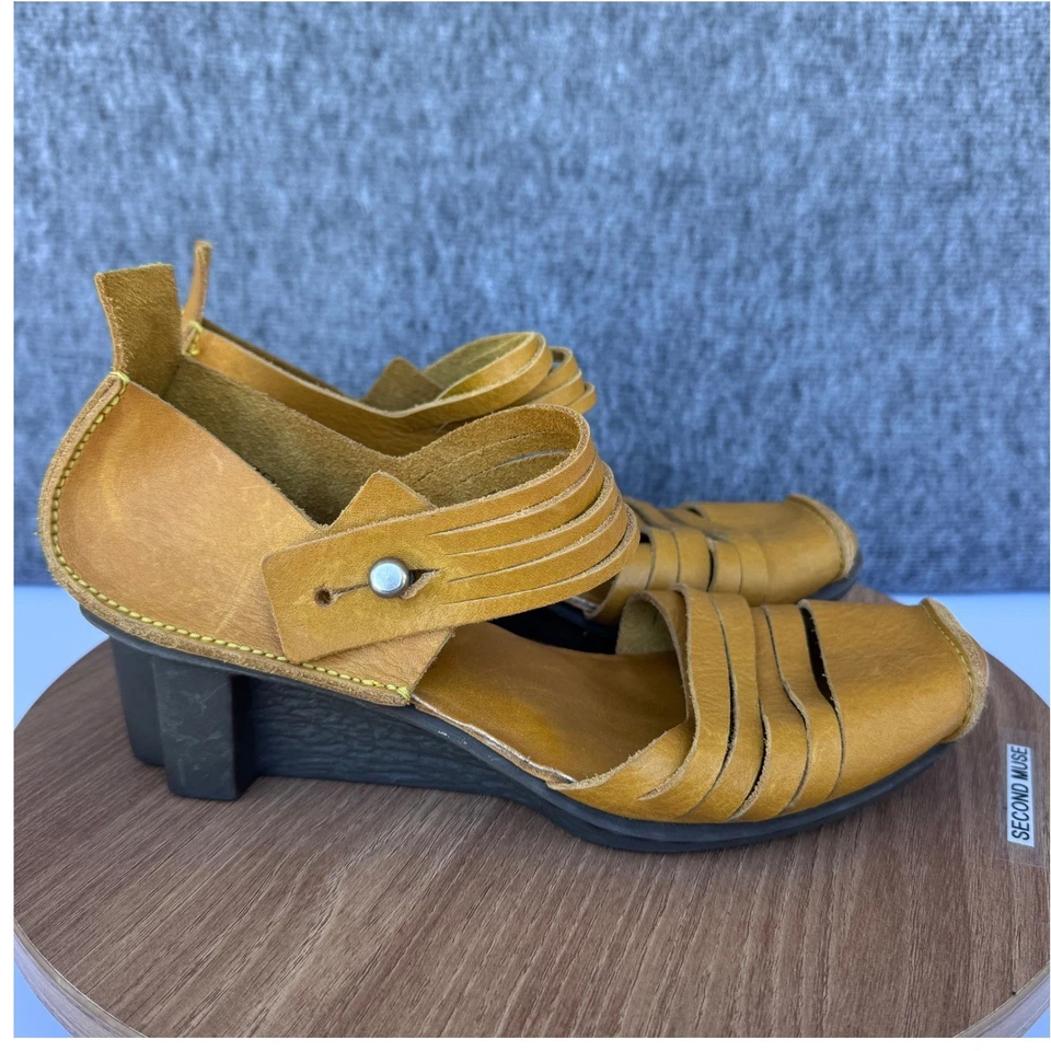 Trippen Leder Mary Jane Keilabsatz gelb hellbraun Riemchenabsatz Made in Germany Gr. 37 6 - Bild 2 von 4