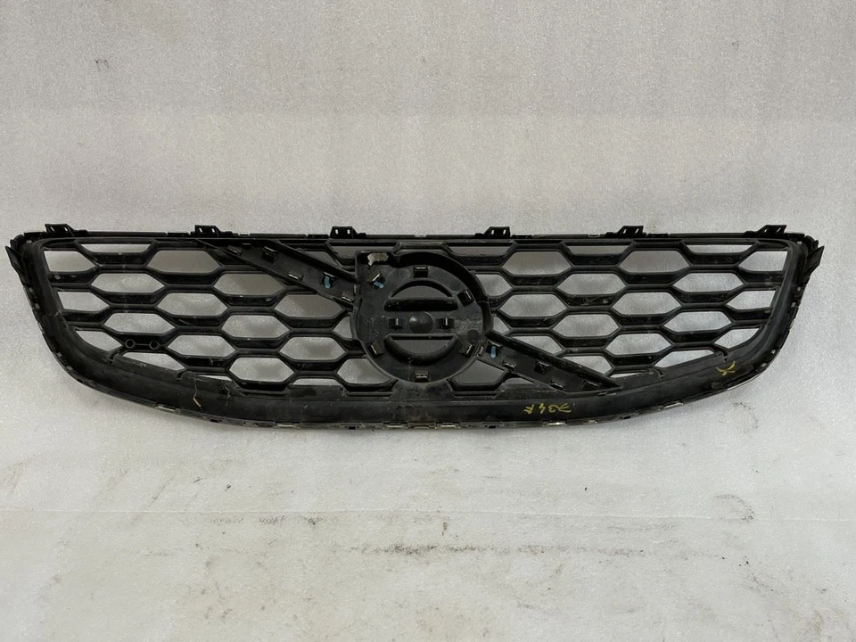 2011 VOLVO C30 BASE MODEL UPPER GRILLE 31290845 Foto 4 de 4