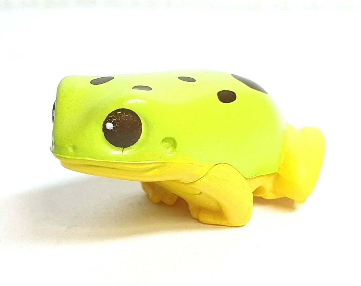 Bandai Hugcot Kerekot STRAWBERRY POISON DART FROG Cable Bite