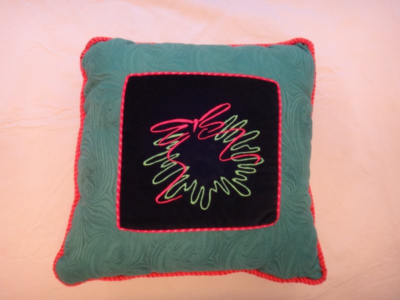 Free Shipping!  Christmas Wreath Pillow - Velvet Center - Green - Red Pipping