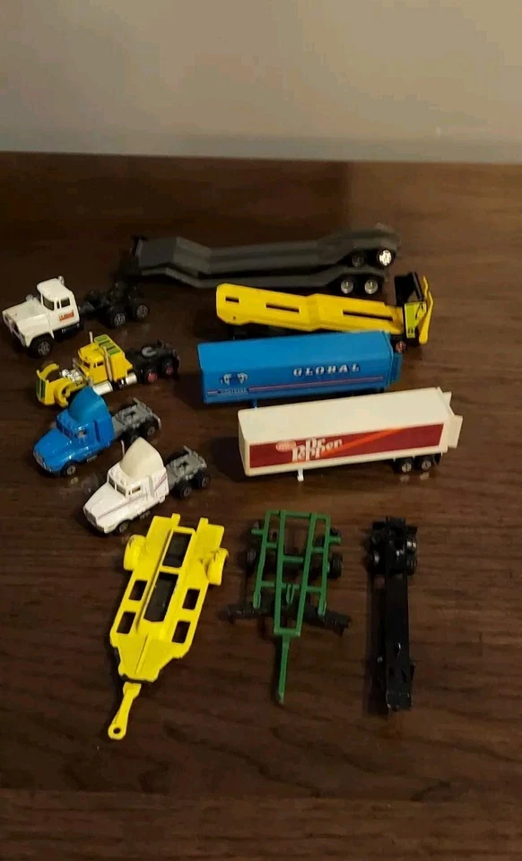 Lote de remolques para camiones fundidos a presión Marjorette Kenworth - Road Champs Ertle 12 piezas Foto 3 de 4