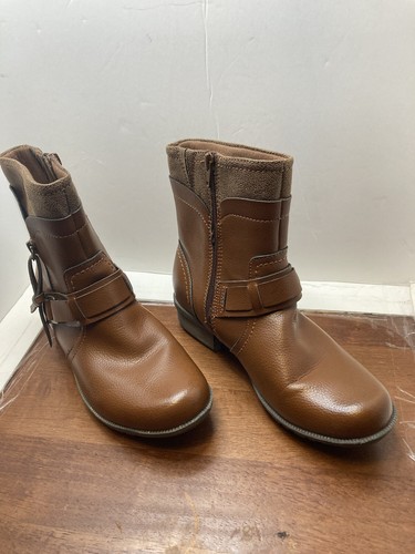 Clarks womens boots size 8 Great 