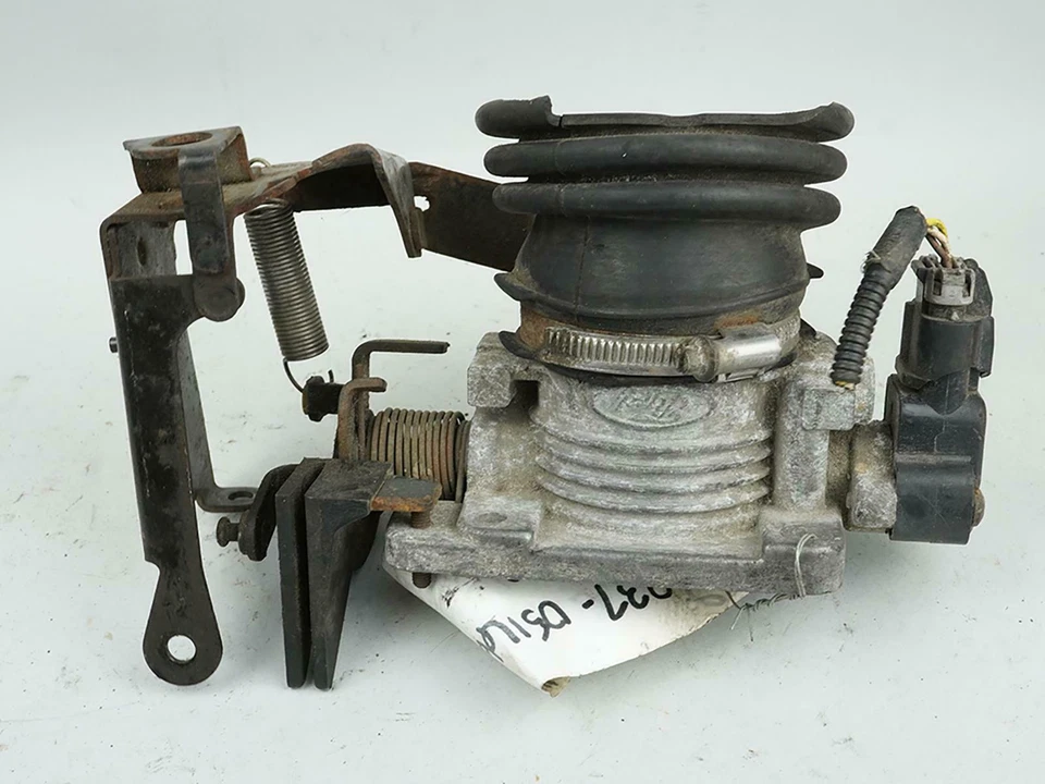 1999 Ford Contour 2.5 Liter Engine Body Throttle Valve Assembly 94Bb9677ak Oem Foto 2 de 4