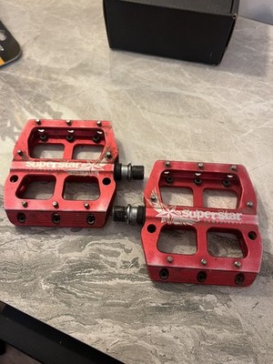 Superstar Components Nano Tech Flat Mountainbike Pedale rot silber