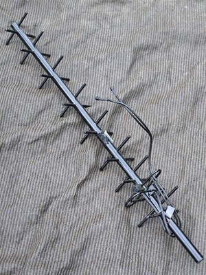 KP Yagi 900 MHz 17.5dB Dual Polarization Antenna Black