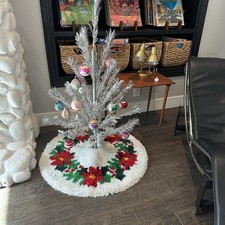 Vintage Christmas Tree Skirt Latch Hook Rug Finished Poinsettia Round 36  