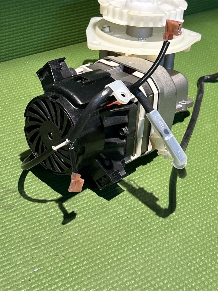 Genuine Electrolux S105N Lux Floor Pro Carpet Shampooer MAIN MOTOR ONLY OEM - Image 2 of 4