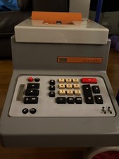 Olivetti Divisumma 26 G.T. (1967) - Calcolatrice Elettromeccanica Vintage Design